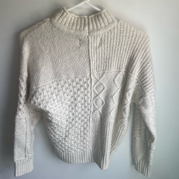 American Eagle Patchwork Knit White Crewneck Sweater Cozy Winter Small - Picture 4 of 5